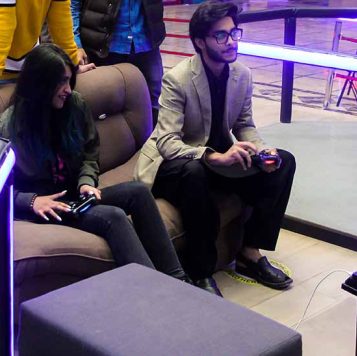 vrhere arcade islamabad group playing ps4