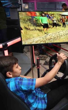 VRHERE arcade islamabad Car Simulator