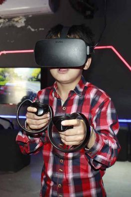 vrhere peshawar arcade room scale kid